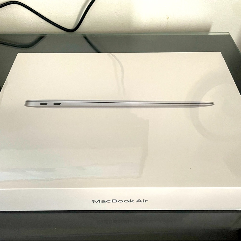 13” Apple MacBook - 8GB